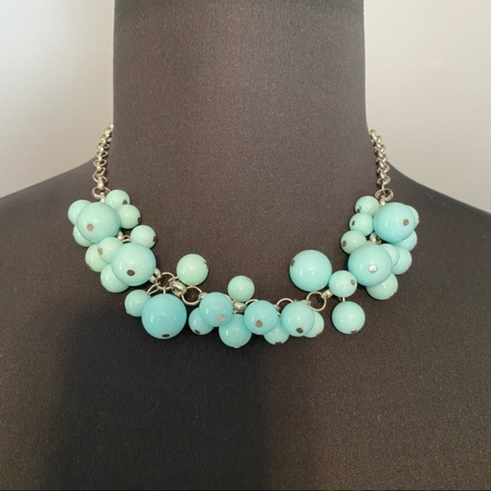 Blue beeded necklace with adjustable chain